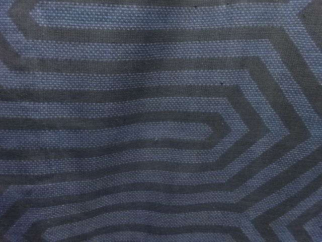 JAPANESE KIMONO / ANTIQUE KIMONO / SILK / DORO OSHIMA TSUMUGI / WOVEN ABSTRACT KIKKO PATTERN / 5MARUKI